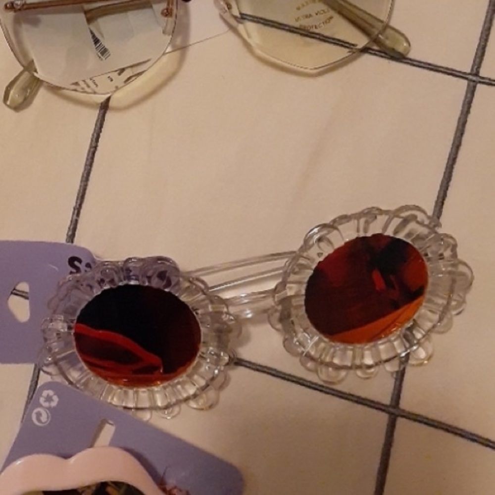Claire’s Clear Round Fashion Sunglasses